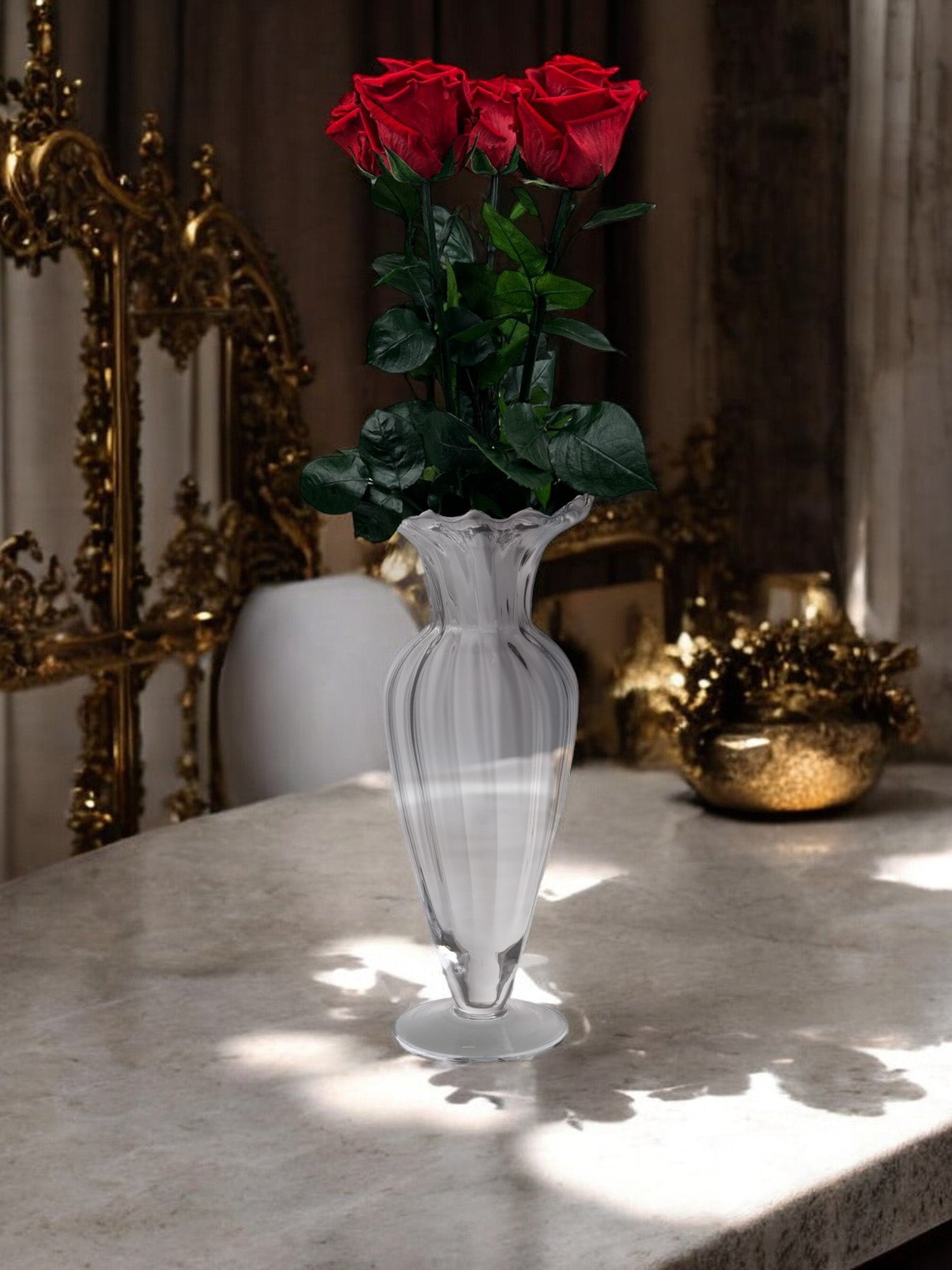 Royal Vase (4-5 Roses)